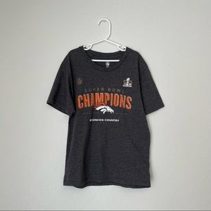 Denver Broncos NFL Line Boys Super Bowl 50 Champions Shirt Size Medium (10/12)